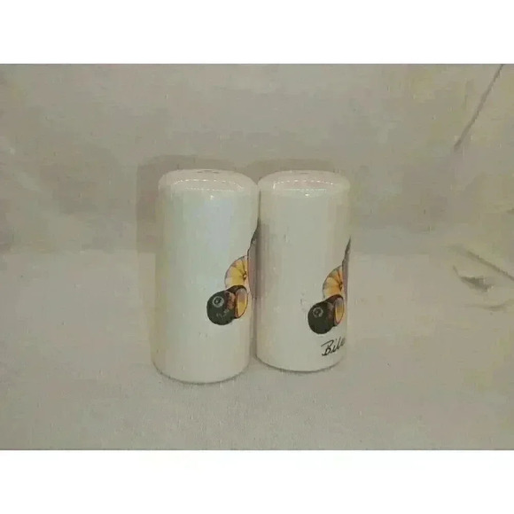 Vintage Souvenir Ceramic Fish Salt & Pepper Shakers Biloxi Beach MS Collectable - Picture 2 of 7